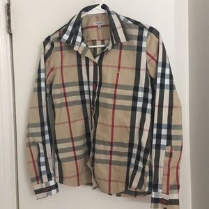 Burberry Button Down size Medium 🕺🏼